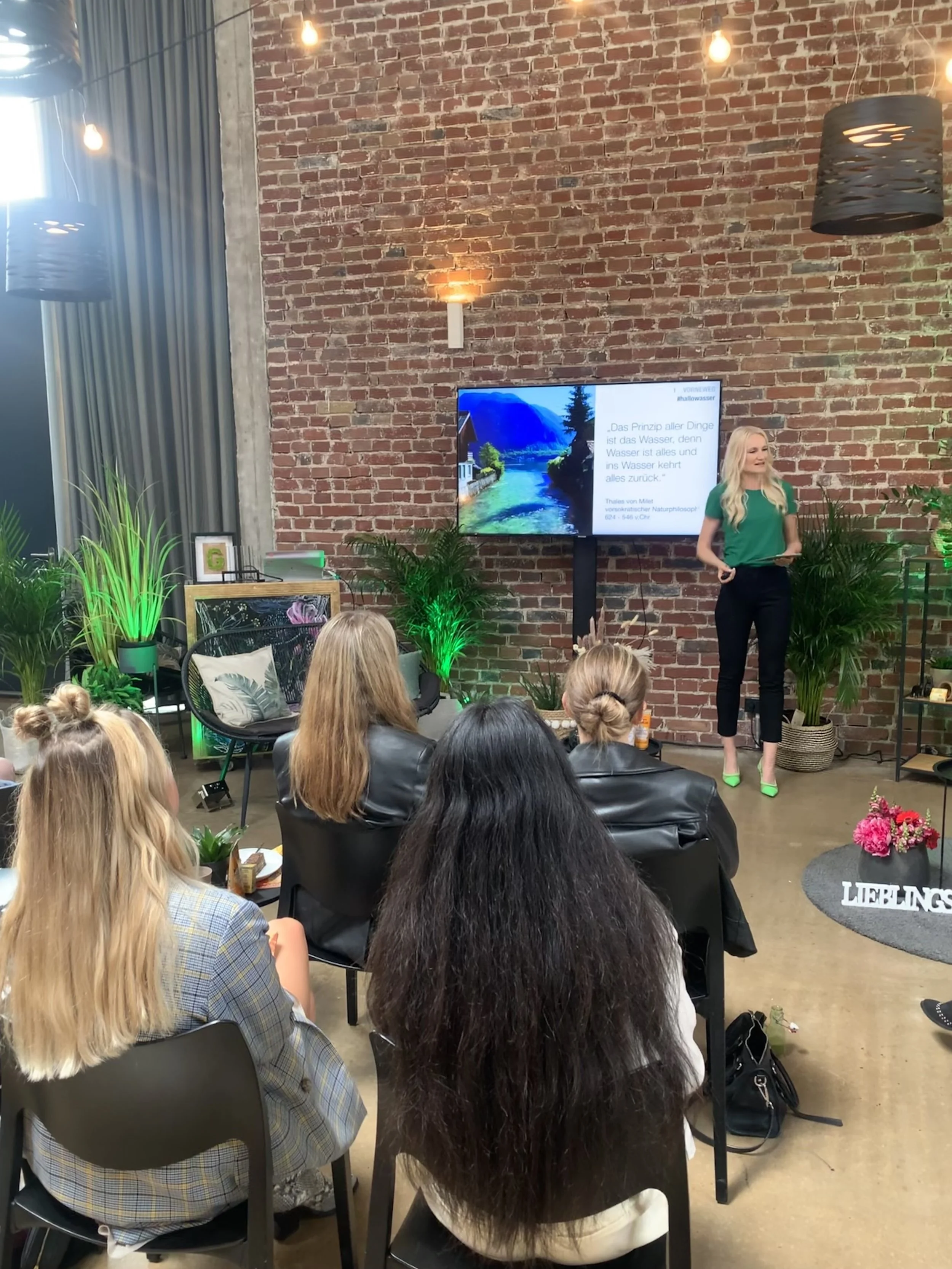 Garnier Produktlaunch Köln · Vortrag Henriette Frädrich zu Nachhaltigkeit & Wasser · Impression 01