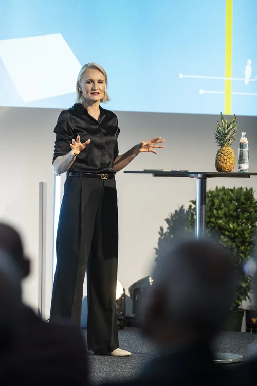 Henriette Hochstein-Frädrich Keynote-Speakerin zu Transformation, Innovation und Zukunft der Arbeit