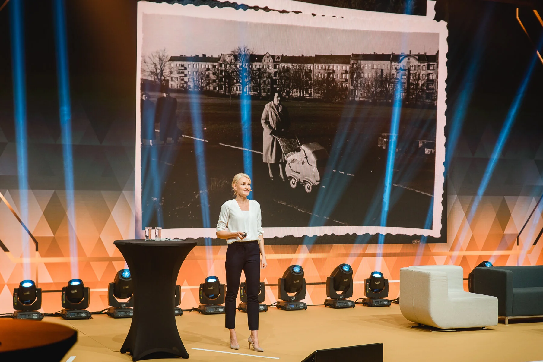Henriette Frädrich · Speakerin JW Summit · Foto: Michaela Habinger · Impression 12