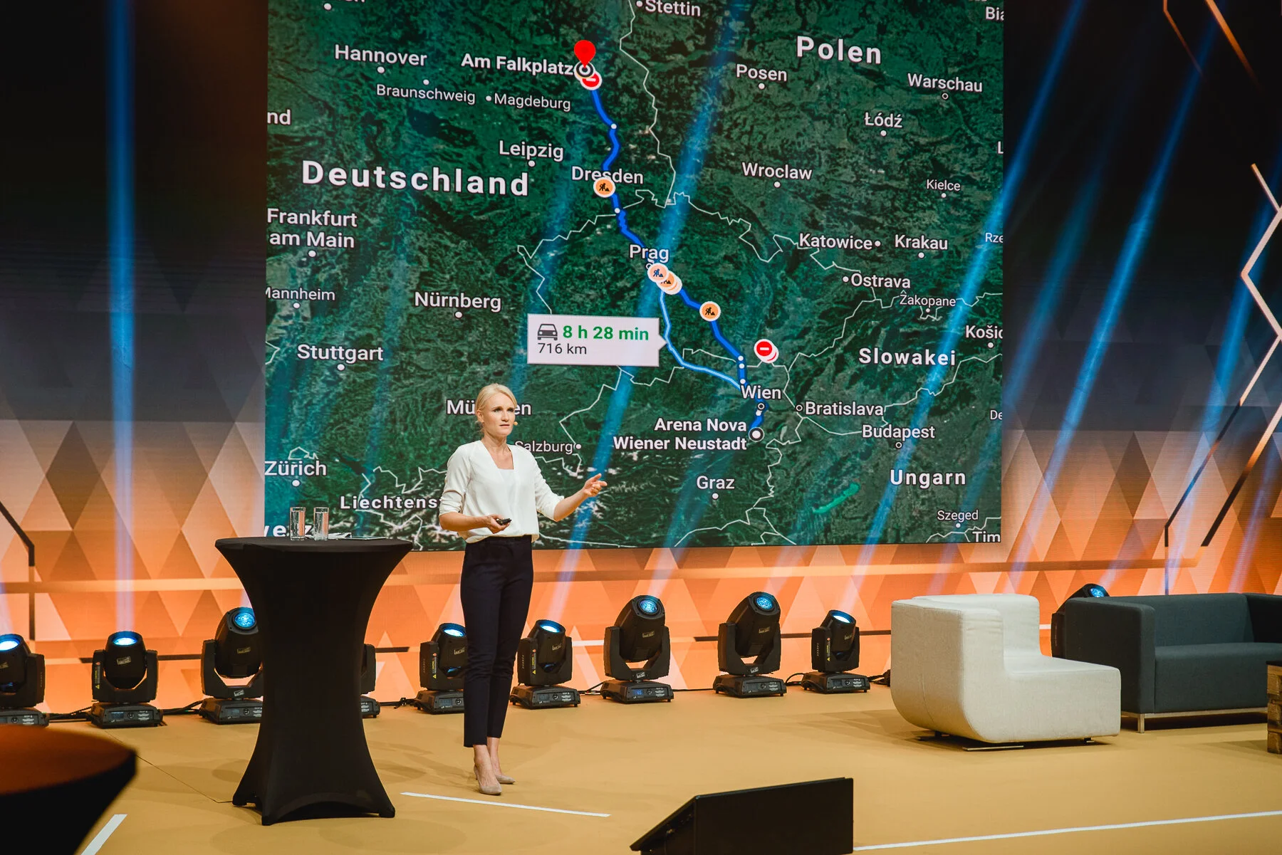 Henriette Frädrich · Speakerin JW Summit · Foto: Michaela Habinger · Impression 11